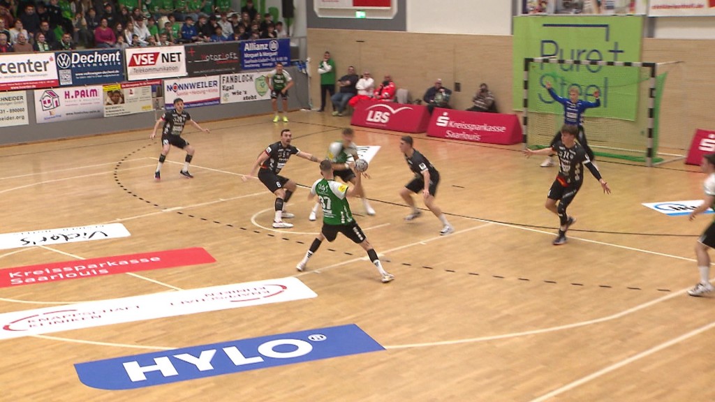 Foto: Handballspieler in Halle