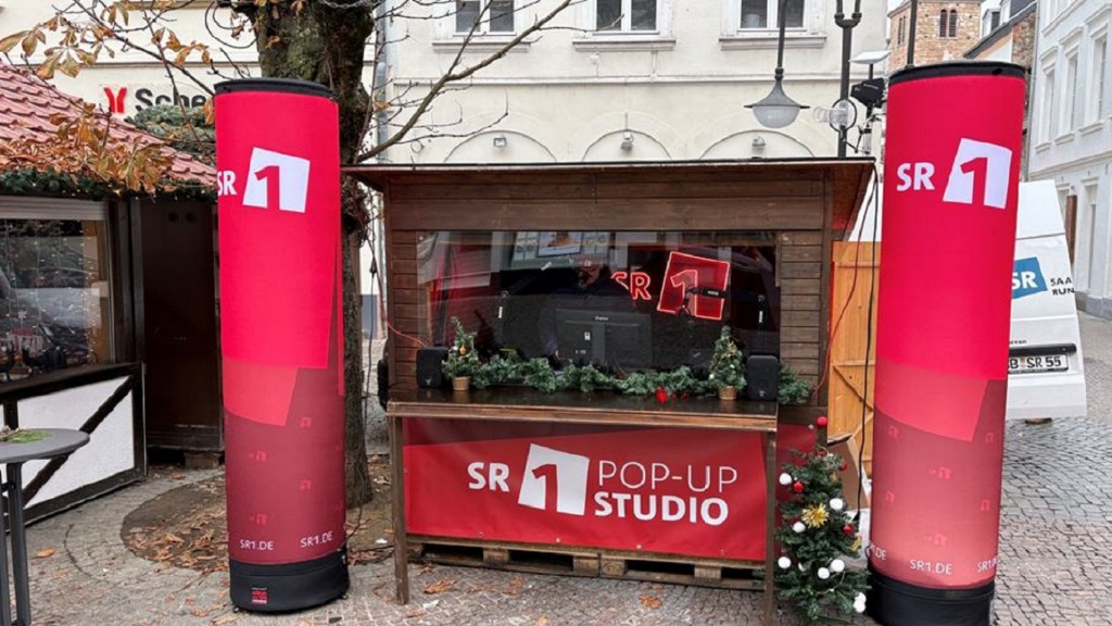 SR 1 POP-UP Studio auf dem Saarbrücker Christkindl-Markt