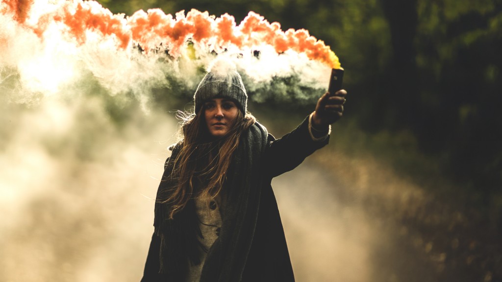 Foto: Frau mit Spraydose