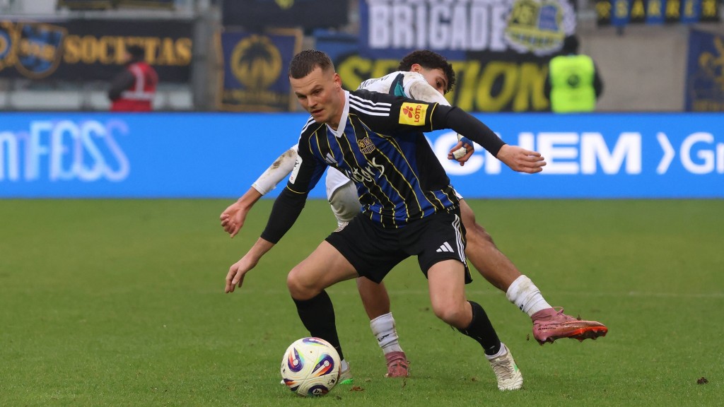 Foto: FCS-Spieler Florian Pick im Zweikampf