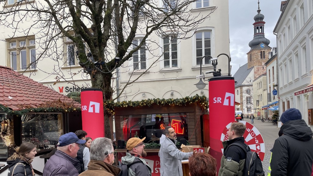 Morningshow Team auf dem Weihnachtsmarkt