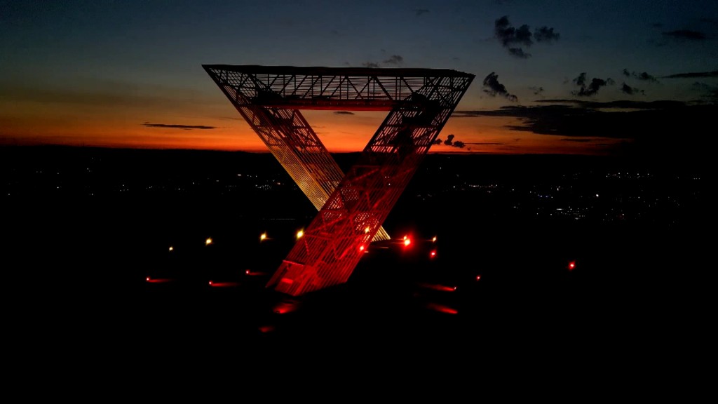 Saarpolygon leuchtet in der Dunkelheit