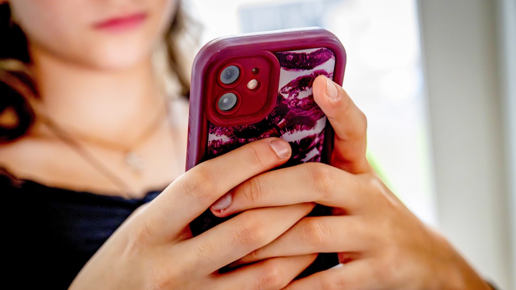 Jugendliche am Handy