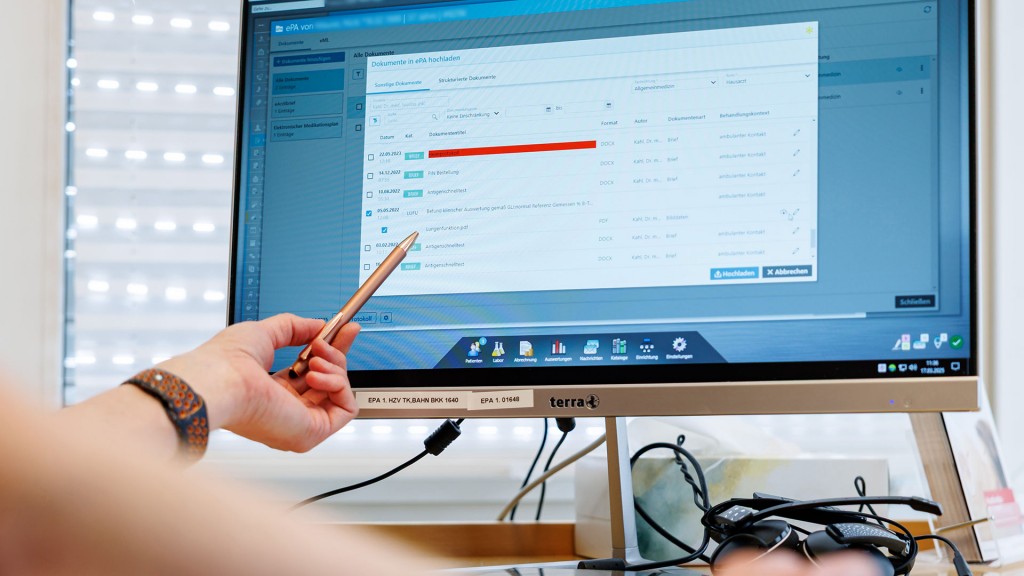 Eine elektronische Patientenakte wird bearbeitet