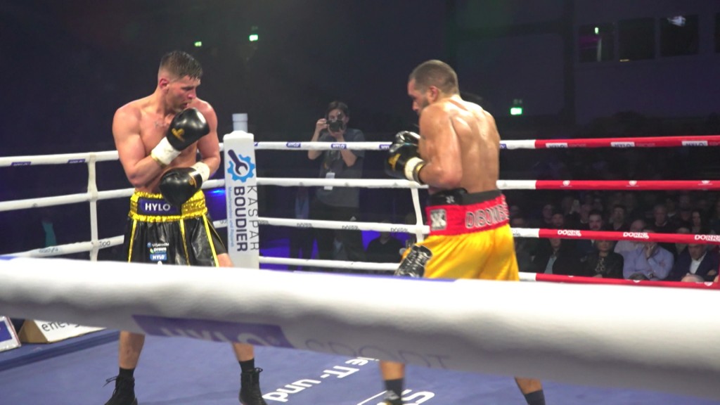 Foto: Boxer Jürgen Doberstein und Pierre Hubert Dibombe im Boxring