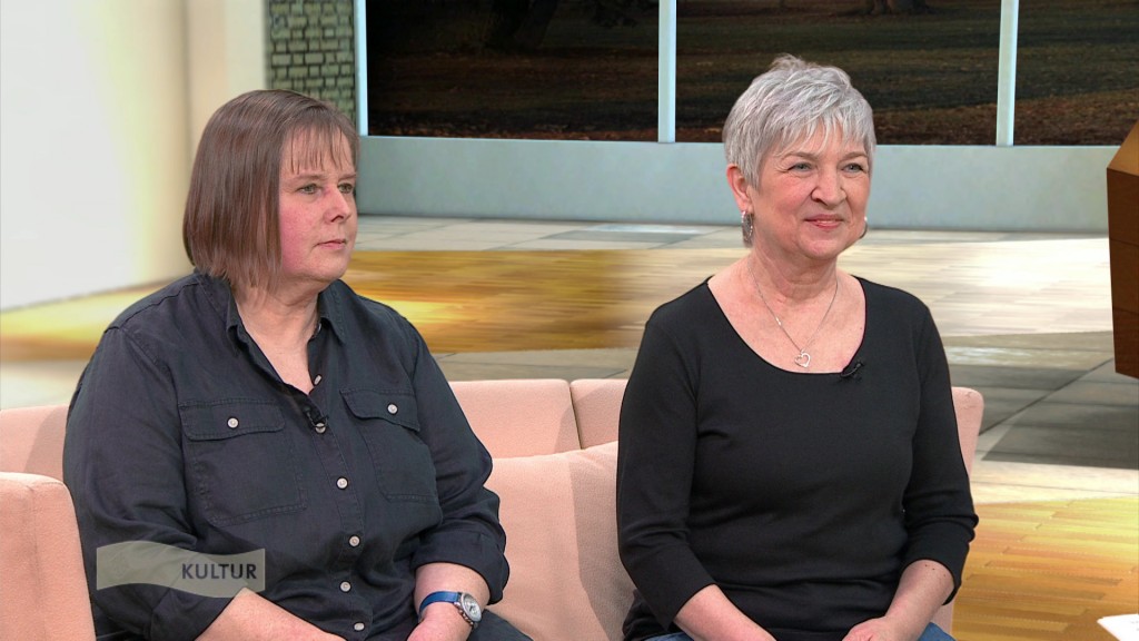 Foto: Zwei Mitglieder aus dem Frauenchor im Studio