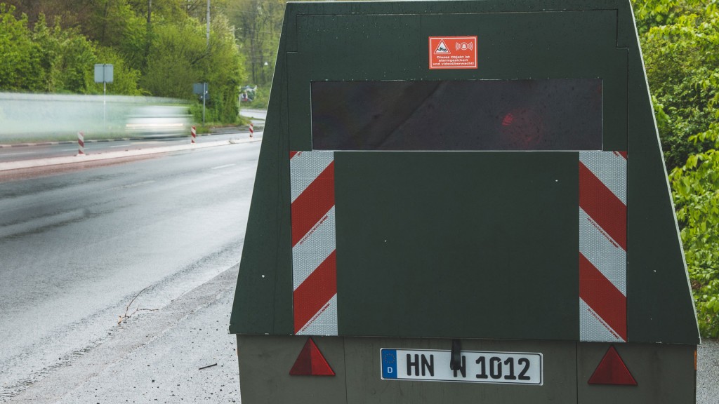 Ein mobiler Blitzer an der Saarbrücker Westspange