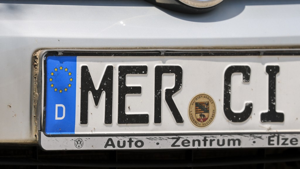 Auto-Kennzeichen mit 'MERCI' 