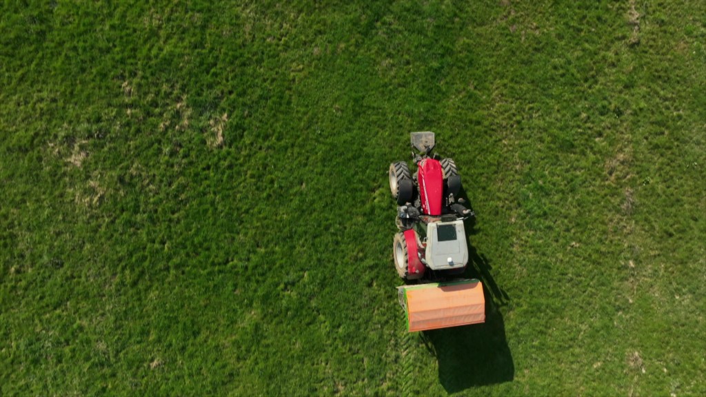 Foto: Traktor auf dem Feld