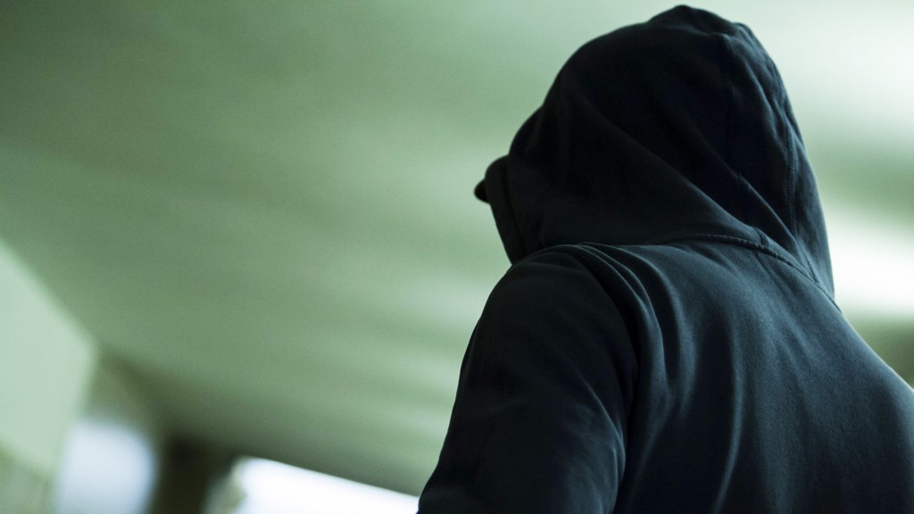 Foto: Mann mit Kapuzenpulli