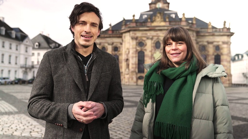 Foto: Die Reporter Rosie Böhm und Chris Ignatzi