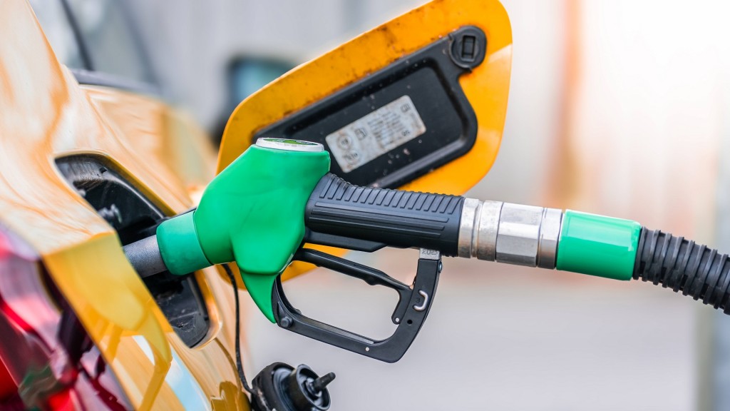 Foto: Ein Auto wird betankt.