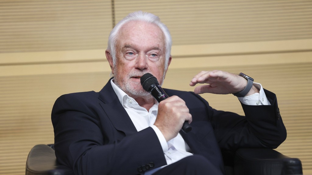 Foto: Wolfgang Kubicki bei einer Konferenz