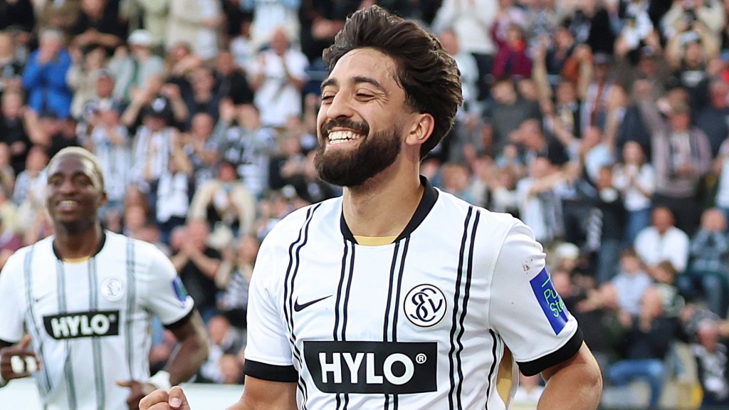 Foto: Jubel nach dem Tor zum 1:0 durch Immanuel Pherai 