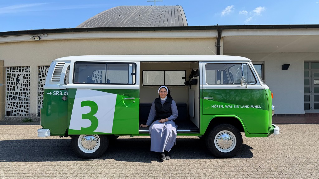 Schwester vom Heilig Kreuz Kloster Püttlingen im SR 3 Bulli