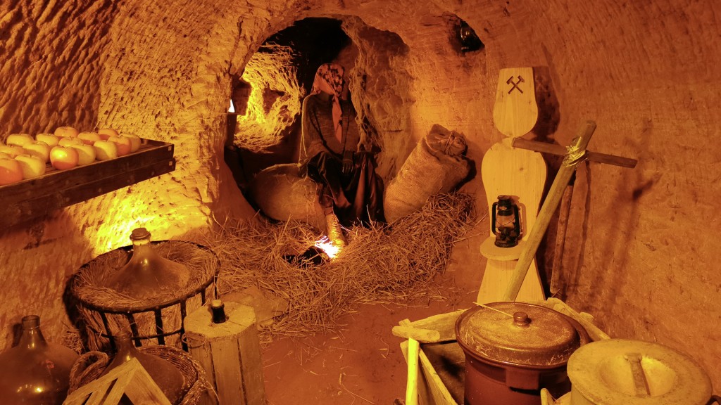 Mini-Museum im Felsenkeller in Honzrath