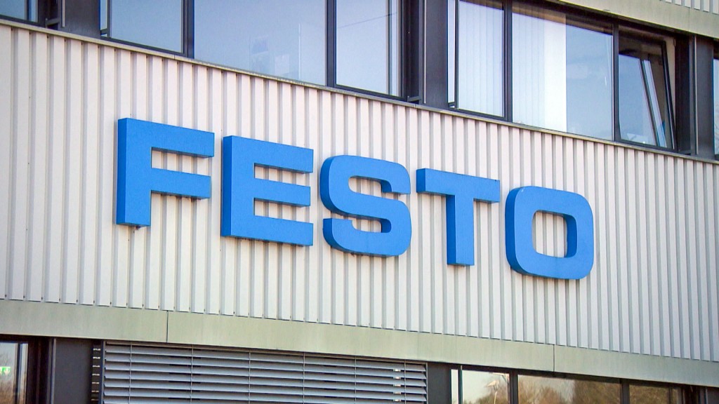 Foto: Logo von Festo an einem Firmengebäude