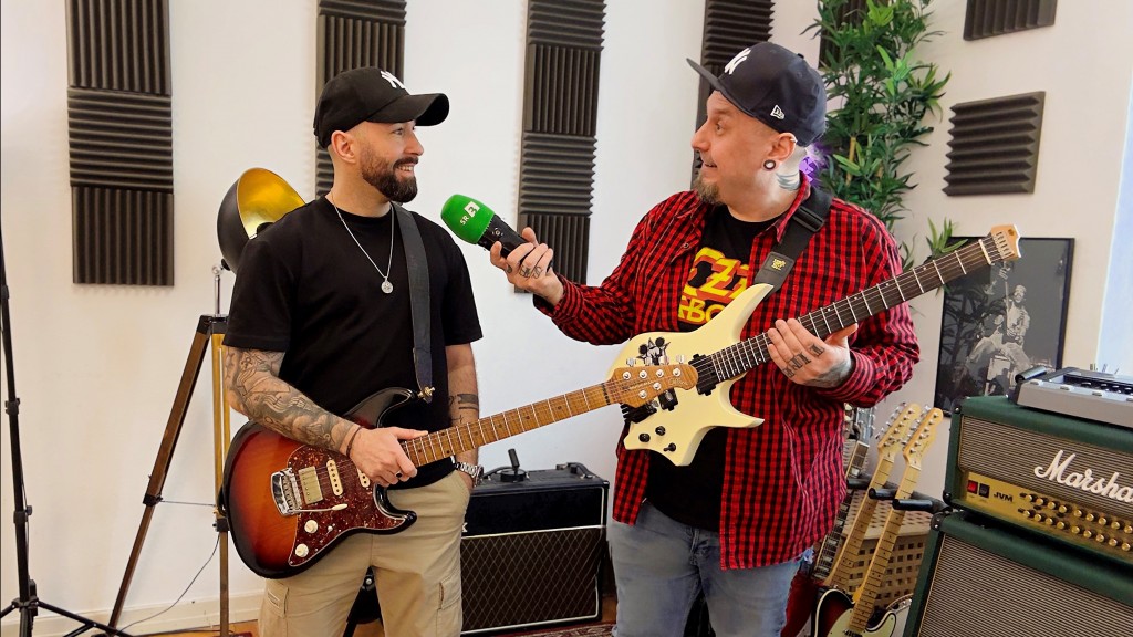 Gitarrist Georg Maier und Reporter Freaky Jörn