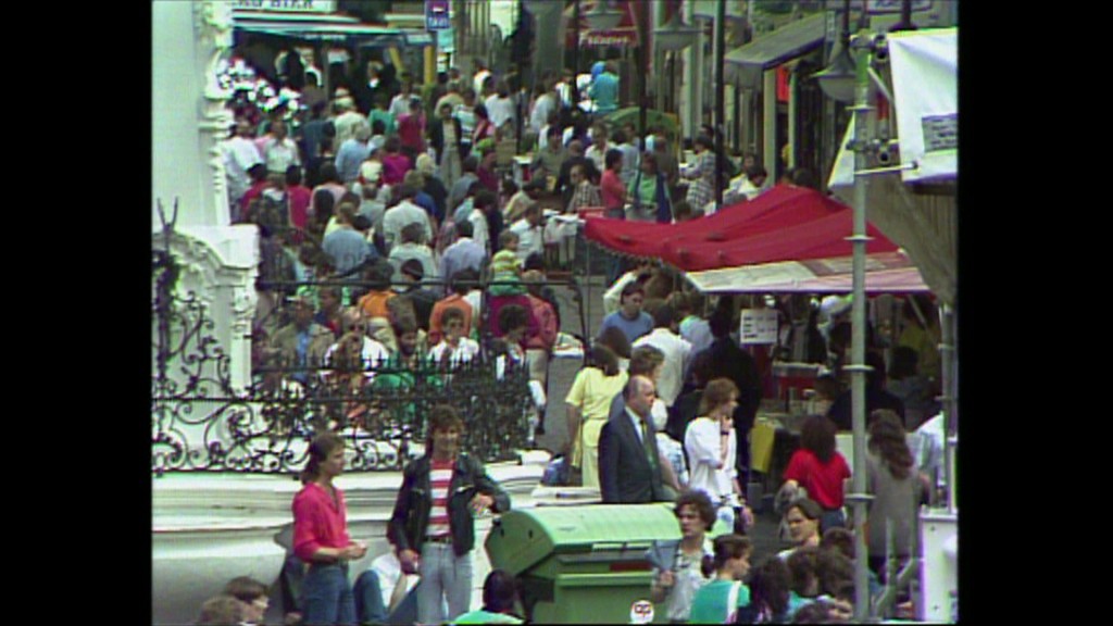 Foto: Menschenmenge auf dem Saarbrücker Altstadtfest