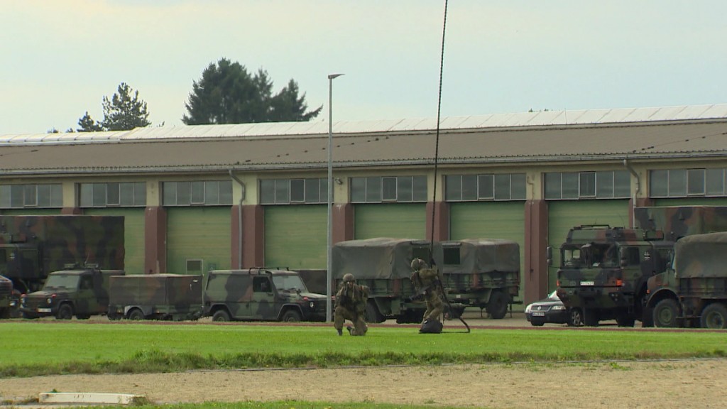 Fallschirmjäger der Saarlandbrigade bei einer Übung