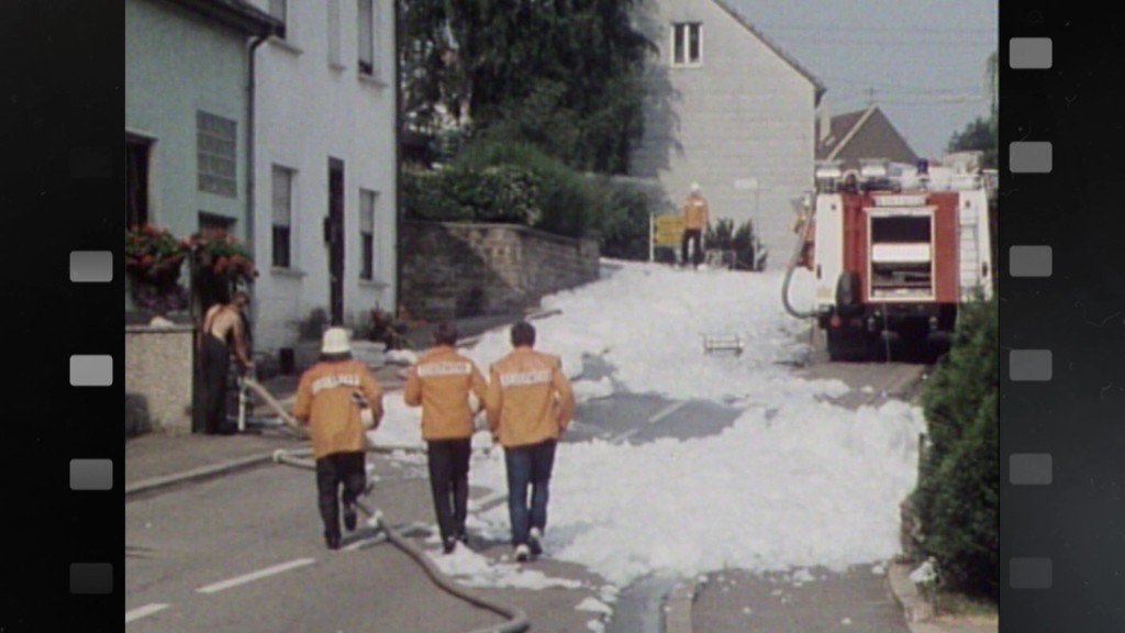 Foto: Die Feuerwehr sellemols im Einsatz