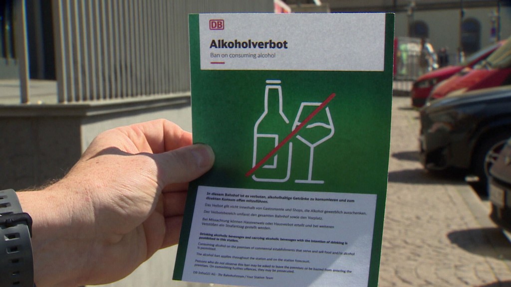 Flyer über das Alkoholverbot am Hauptbahnhof in Saarbrücken