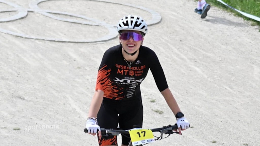 Foto: Klara Müller auf dem Mountainbike