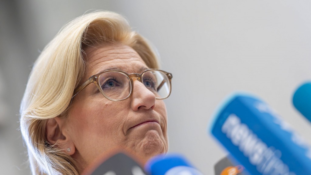 Foto: Anke Rehlinger (SPD) Ministerpräsidentin des Saarland die Reform der GVK vertagen und nicht zustimmen