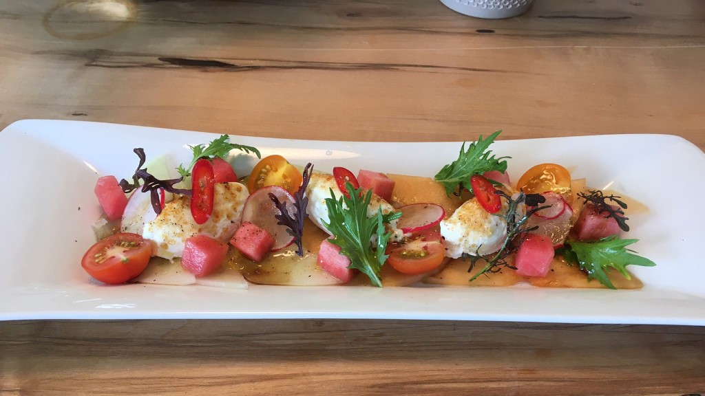Melonencarpaccio mit karamellisiertem Ziegenfrischkäse
