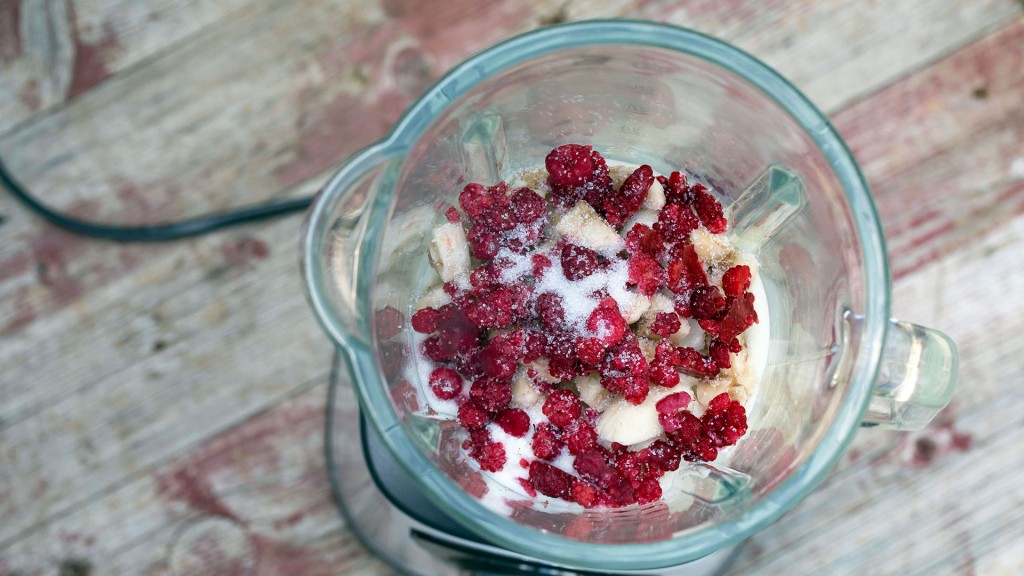 Foto: Gefrorene Beeren in einem Mixer
