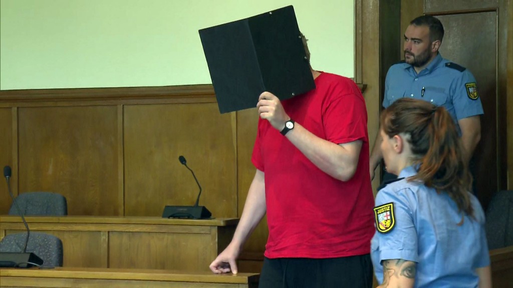 Angeklagter im Prozess des getöteten Gerichtsvollziehers in Bexbach
