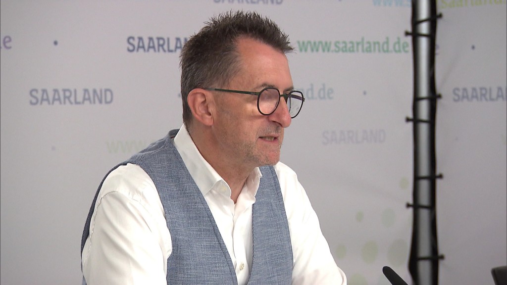 Foto: Innenminister Jost in der Landespressekonferenz
