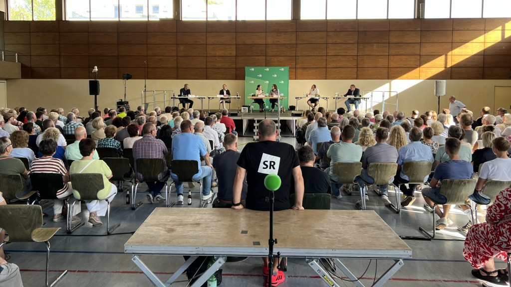 Podiumsdiskussion im Rathaus Beckingen