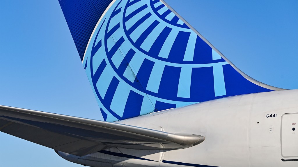 Foto: Seitenruder eines Passagierflugzeugs von United Airlines