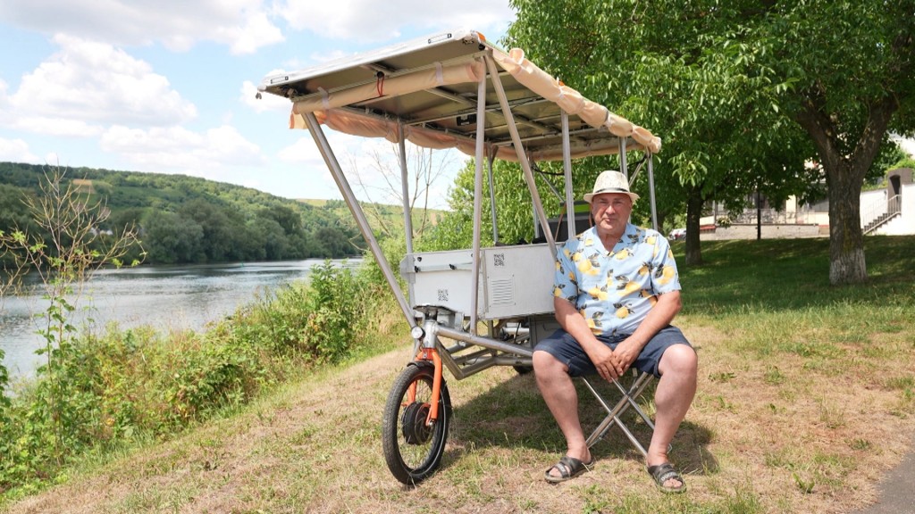 Foto: Saarländer mit selbstgebautem Solarrad 