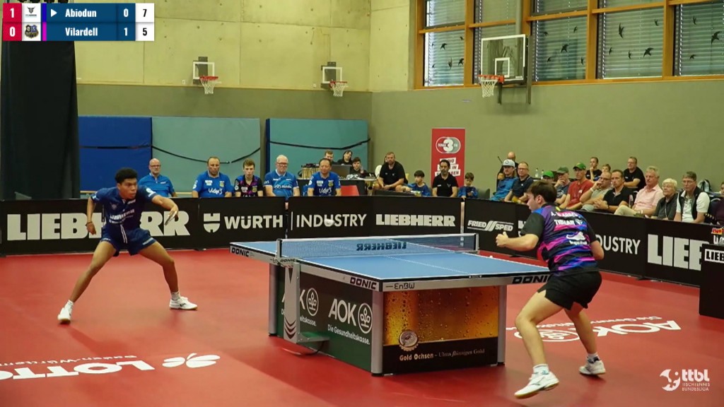 Foto: Ochsenhausen gegen 1. FC Saarbrücken Tischtennis
