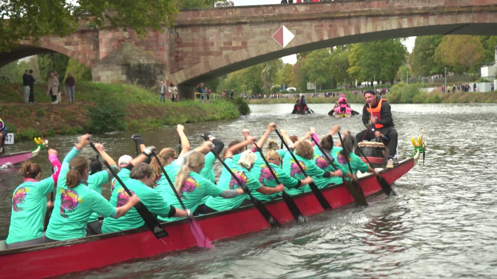 Foto: Pink Dragons im Kanu auf der Saar