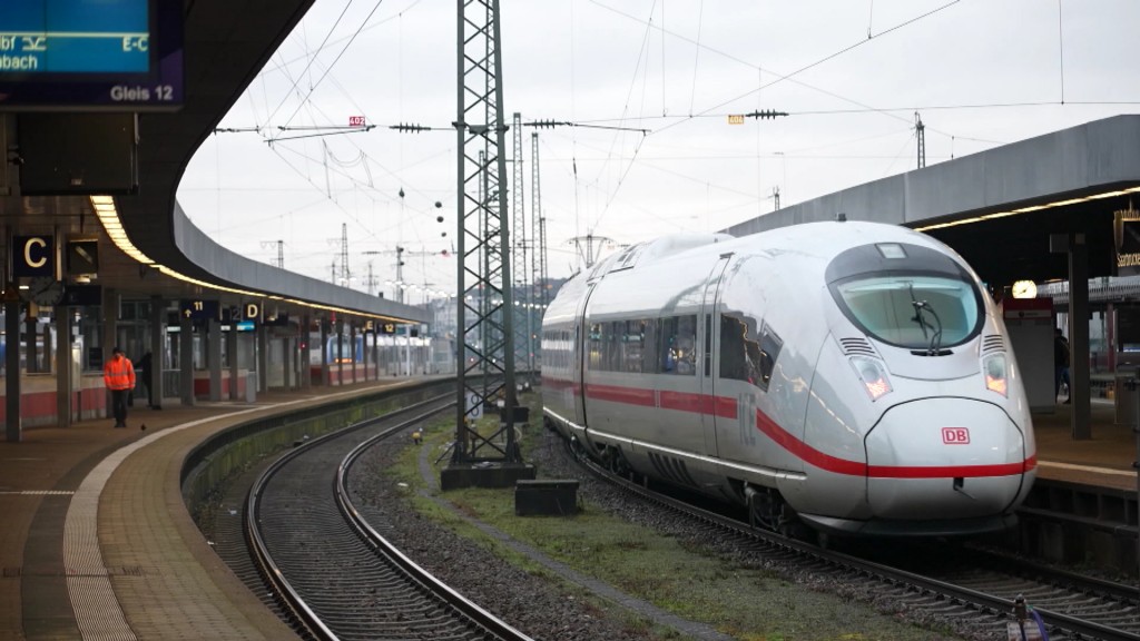 Foto: ICE verlässt den Hbf Saarbrücken