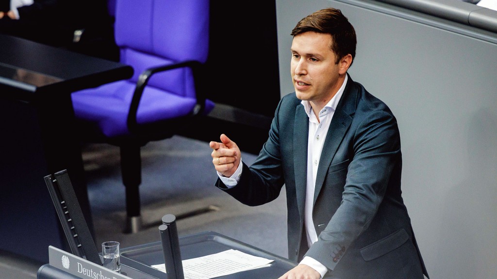 Foto: Esra Limbacher, Mitglied des Deutschen Bundestages (SPD)