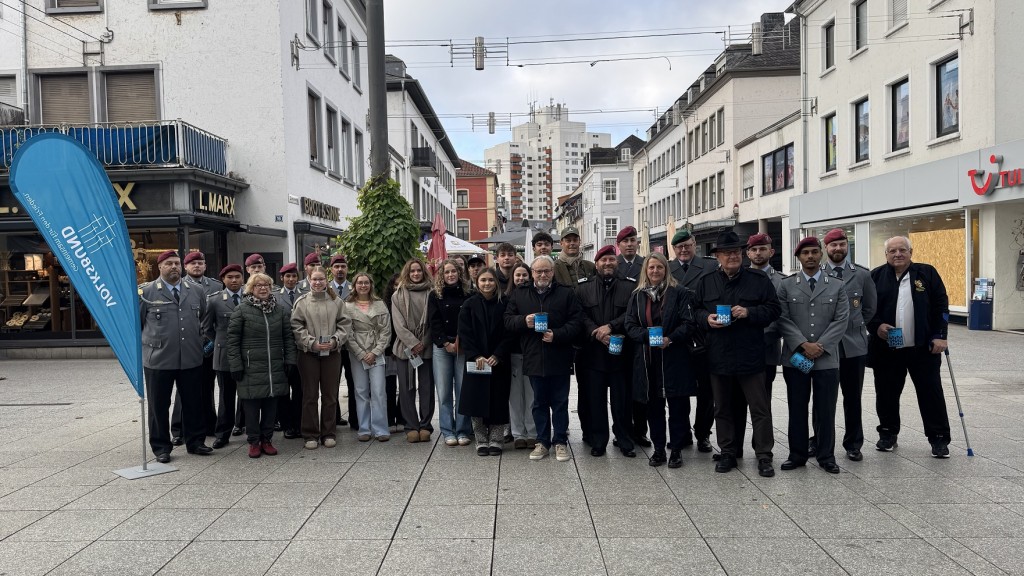 Volksbund Deutsche Kriegsgräberfürsorge sammelt in Saarlouis