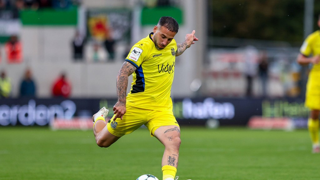 Am Ball: Calogero Rizzuto (FC Saarbruecken)