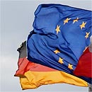 Europa- und Deutschlandflagge (Foto: dpa)