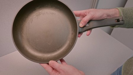 SR-Mediathek.de: Beschichtete Pfannen – im Test der Stiftung-Warentest